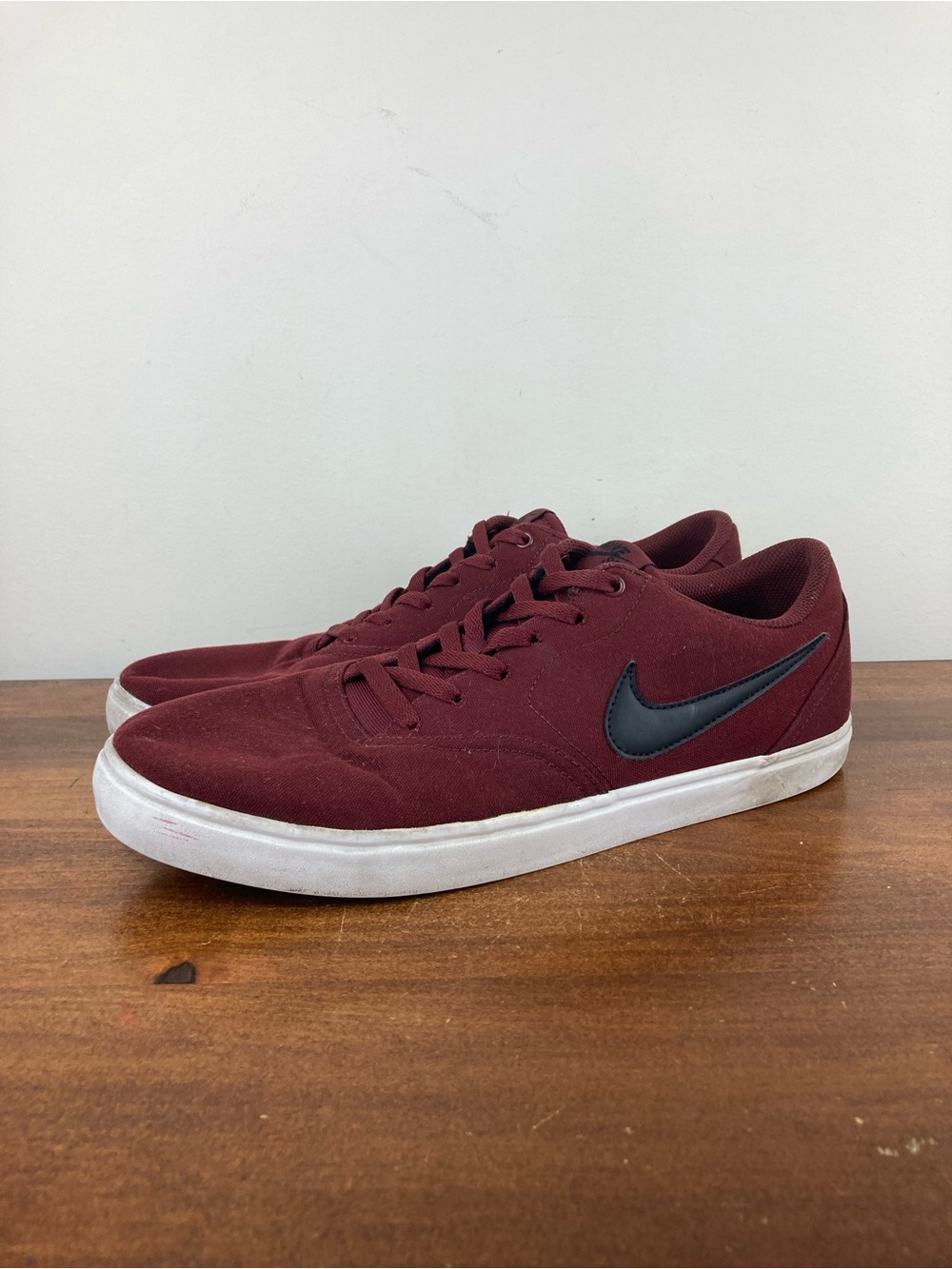 Nike SB Check Solarsoft Canvas Dark Team Red Skate Sneakers 843896-611 Men 13.